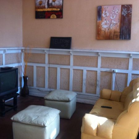 סנטיאגו Hostal Chacabuco מראה חיצוני תמונה