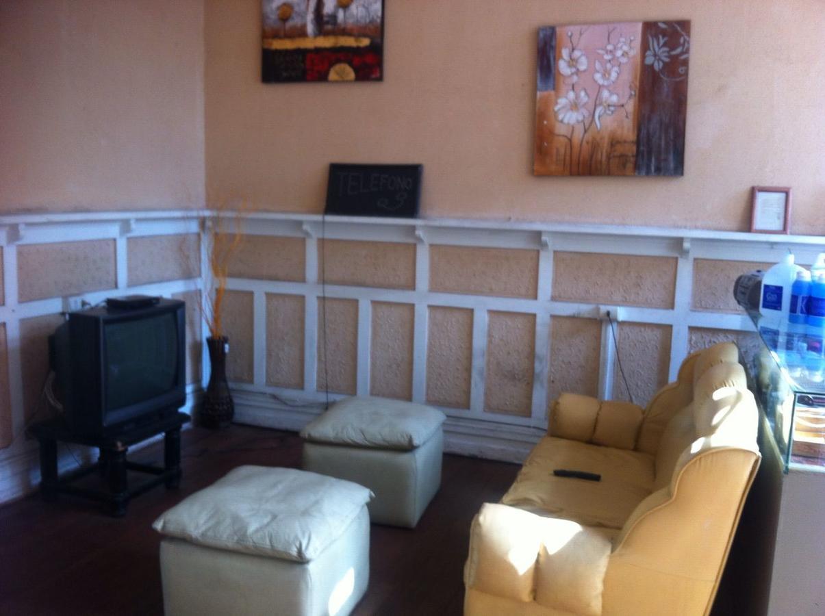 סנטיאגו Hostal Chacabuco מראה חיצוני תמונה